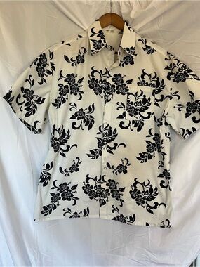 Vintage Hawaiian SG Tahiti Mens Short-Sleeve Black &White Floral Button-Up Shirt